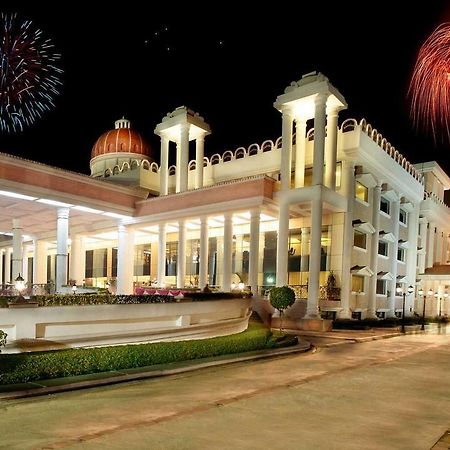 Holiday Regency Moradabad Eksteriør billede