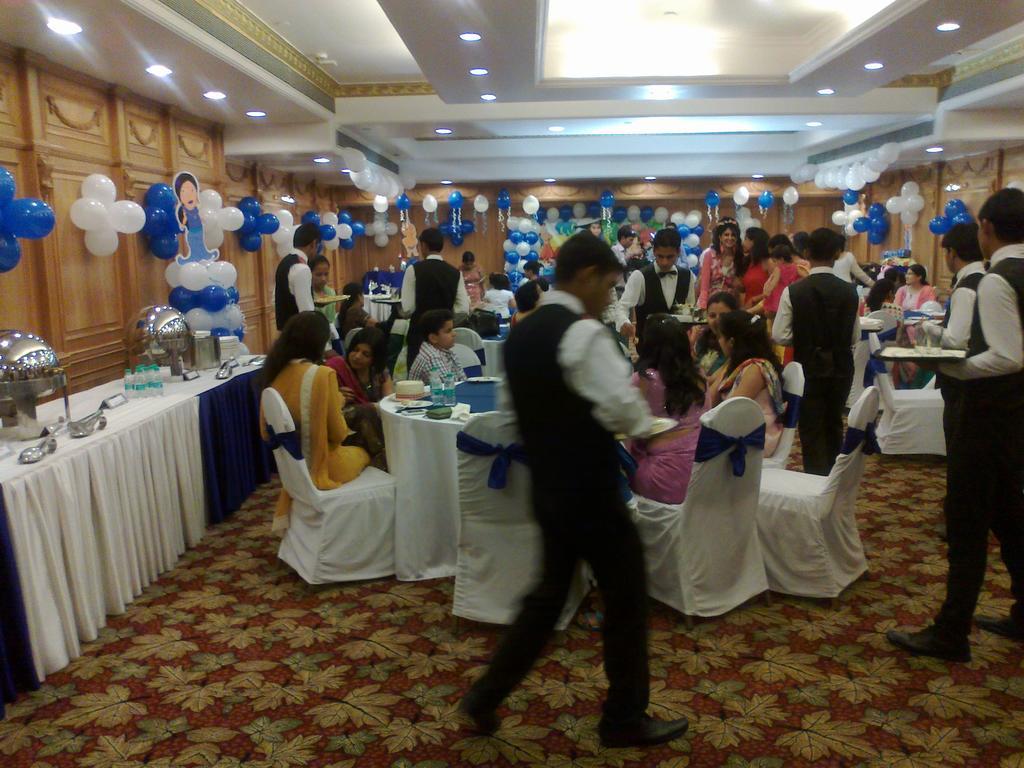 Holiday Regency Moradabad Eksteriør billede